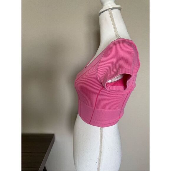 Aerie Pink Short Sleeve Compression Crop Top XS - Picture 4 of 4